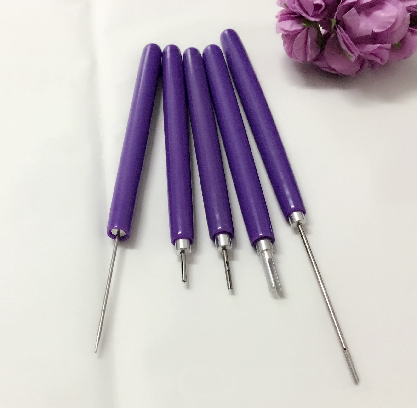 Five Purple Paper-Quilling Tools