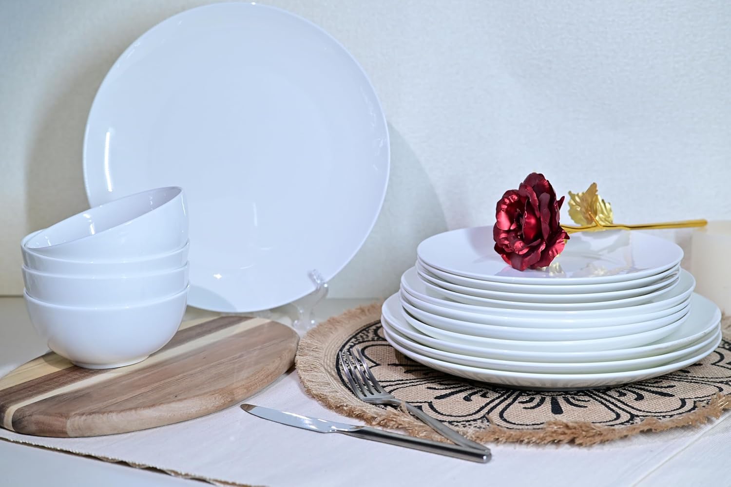 Unishanee Jasmine Ivory Bone-China Dinnerware, 16 Pieces